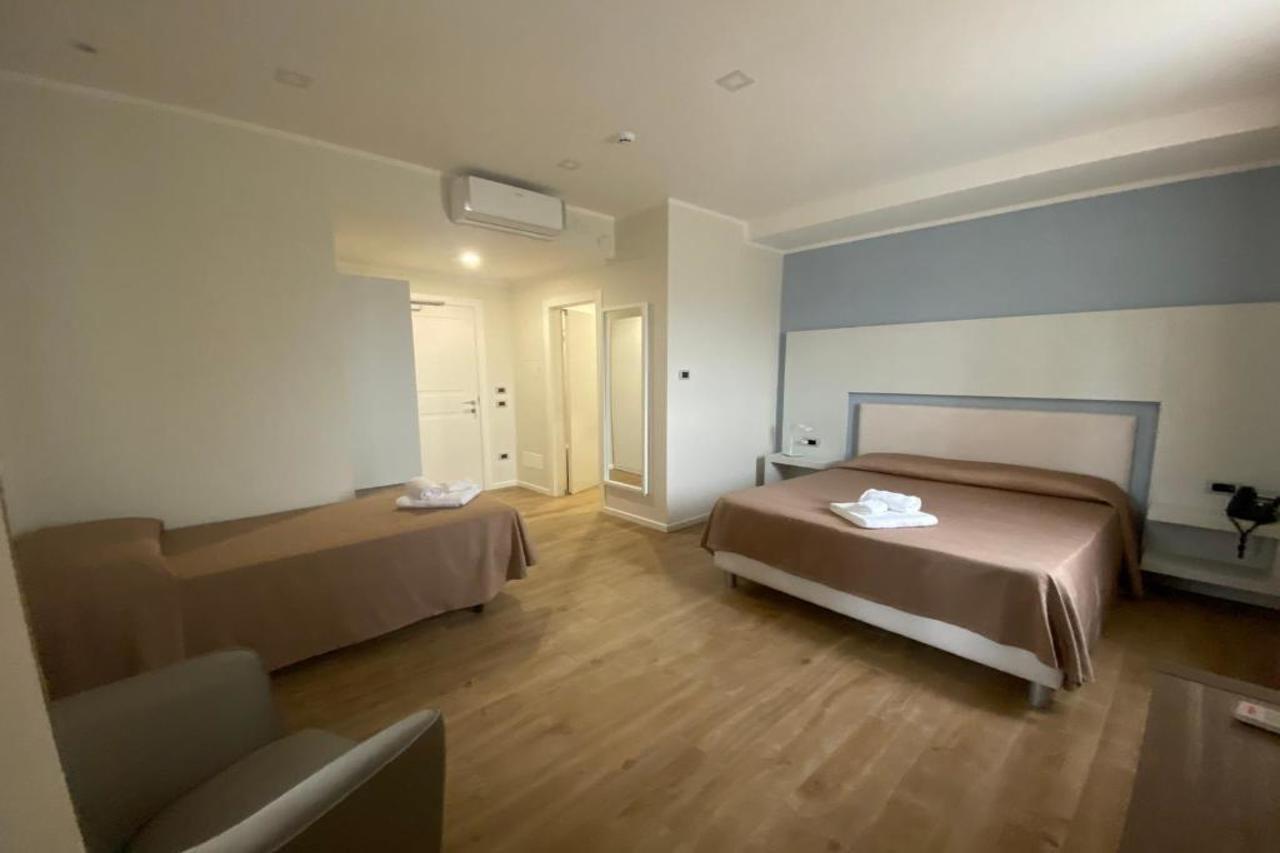 La Porta Del Sole Hotel & Village Сан-Фердинандо Экстерьер фото